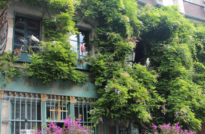 Parisian cafe
